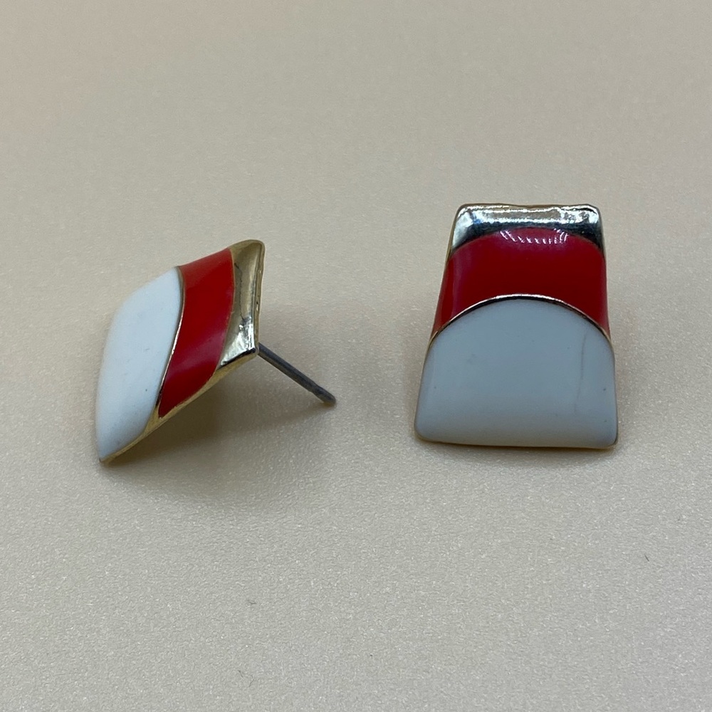 Vintage Enamel Stud Earrings - Picture 2 of 3